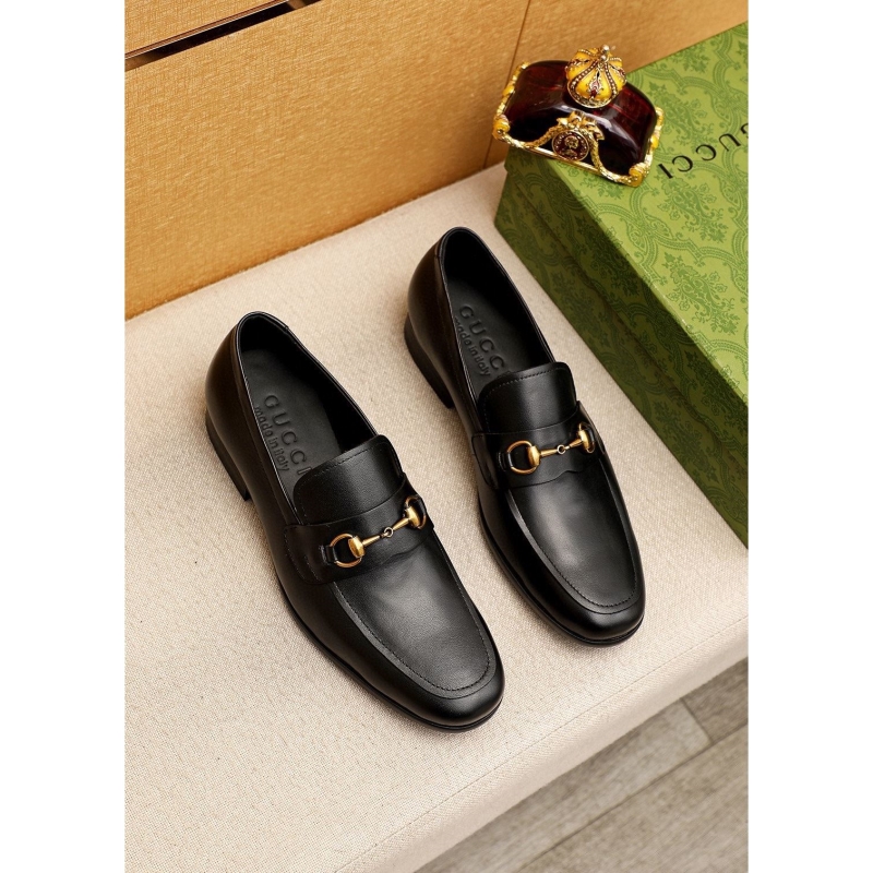G*u*i leather shoes